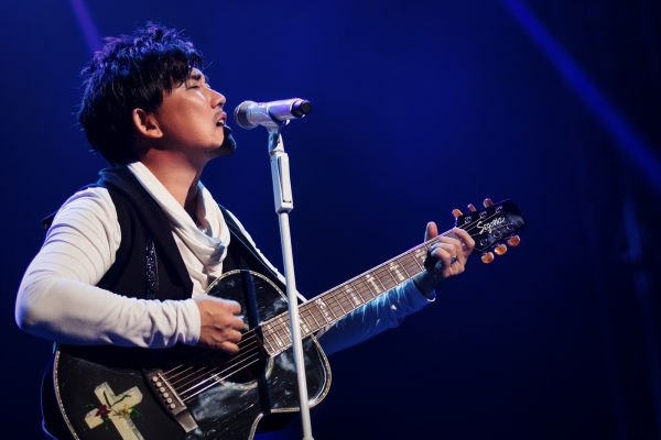 ▲가수 이승철(사진=진앤원뮤직웍스)