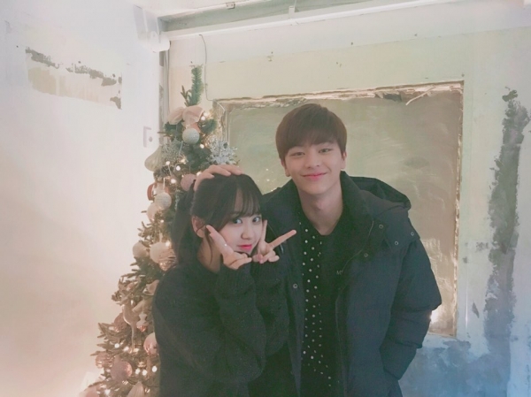 ▲가수 앤씨아(왼쪽)와 육성재(사진=제이제이홀릭미디어)