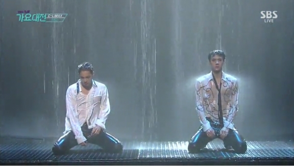 ▲그룹 엑소의 카이(왼쪽), 세훈(사진=SBS '가요대전' 방송화면)