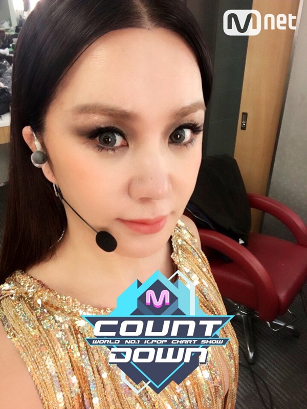 ▲가수 엄정화(사진=Mnet '엠카운트다운' 공식 트위터)