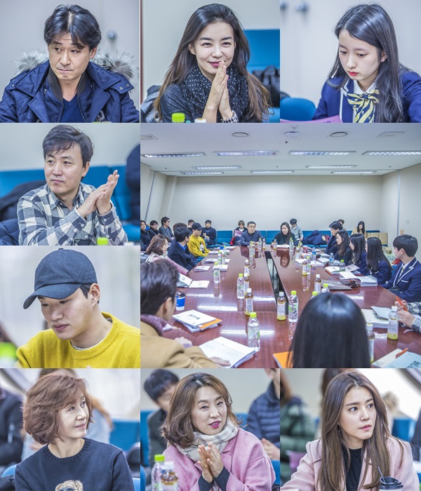 ▲'초인가족 2017' 대본리딩 현장(사진=도레미엔터테인먼트)