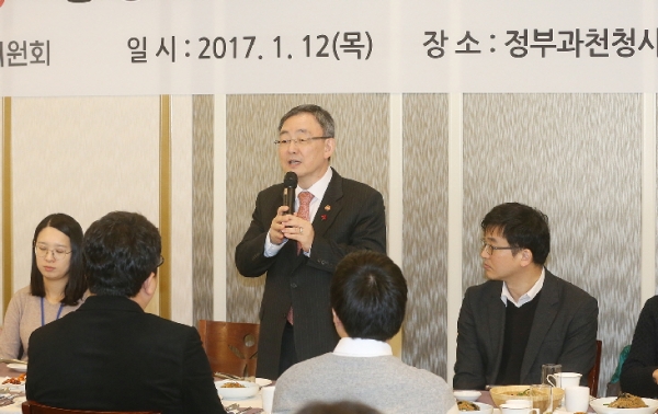 ▲최성준 방통위원장이 신년 기자간담회를 통해 인터넷 기업에 대한 규제 필요성을 언급했다. (사진제공=방송통신위원회)