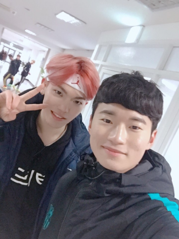 ▲바시티 키드(좌측)와 축구선수 김진수(사진= CSO엔터테인먼트)