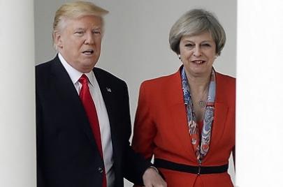 ▲테레사 메이(오른쪽) 영국 총리가 도널드 트럼프 미국 대통령의 반이민정책에 대해 반대 입장을 밝혔다. (EPA/연합뉴스)