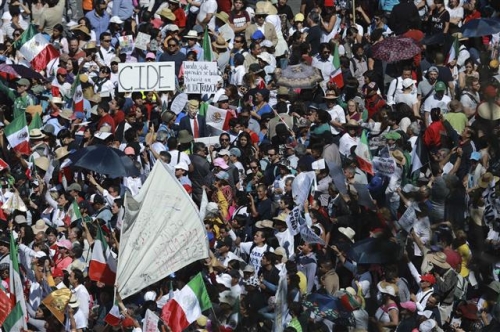 ▲멕시코시티에서 지난 12일(현지시간) 반(反) 트럼프 시위가 열린 모습. 사진=AP뉴시스