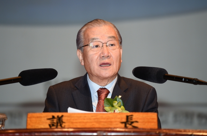 ▲김인호 무역협회 회장 23일 서울 코엑스에서 열린 '2017년 정기총회'에서 개회사를 하고 있다. (사진 제공 = 무역협회)