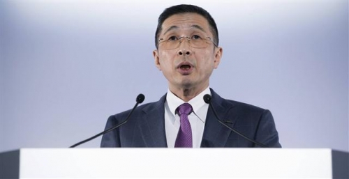▲사이카와 히로토 닛산 공동 최고경영자(CEO)가 오는 4월부터 홀로 CEO를 맡는다. 카를로스 곤 회장은 CEO에서 물러나 미쓰비시자동차 재건에 주력할 예정이다. 사이카와가 지난해 11월 일본 요코하마에서 기자회견을 하고 있다. 블룸버그