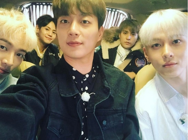 ▲비스트에서 팀명을 변경한 그룹 하이라이트(사진=윤두준 인스타그램)