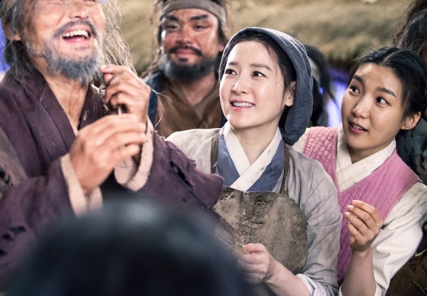 ▲SBS 수목드라마 '사임당 빛의 일기' 이영애(사진=그룹에이트, 엠퍼러엔터테인먼트코리아)