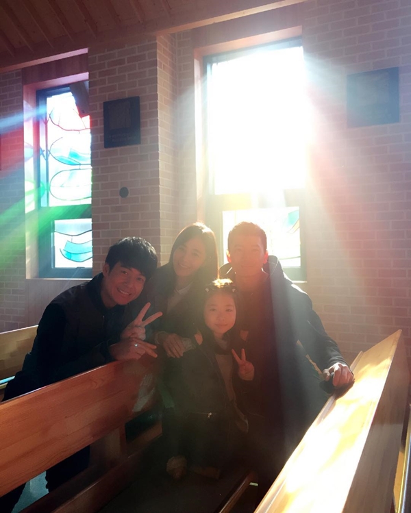▲배우 강성민, 권유리, 신린아, 지성(사진=지성 인스타그램)