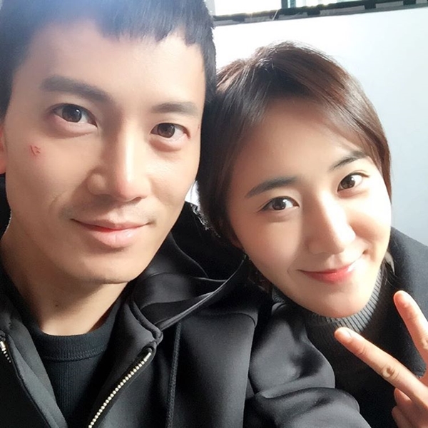 ▲배우 지성, 권유리(사진=지성 인스타그램)