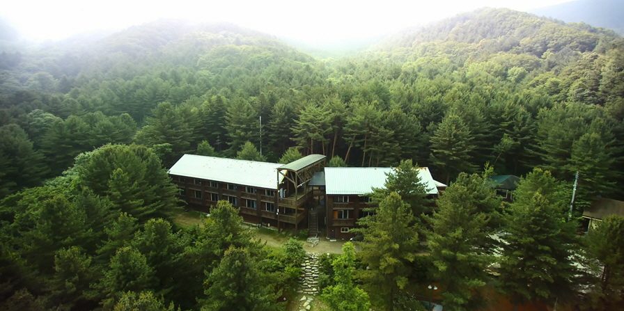 ▲청태산 자연휴양림 속 산림휴양관 전경(산림청)