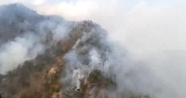 ▲산불을 진화하는 산림헬기에서 촬영한 장면(산림청)