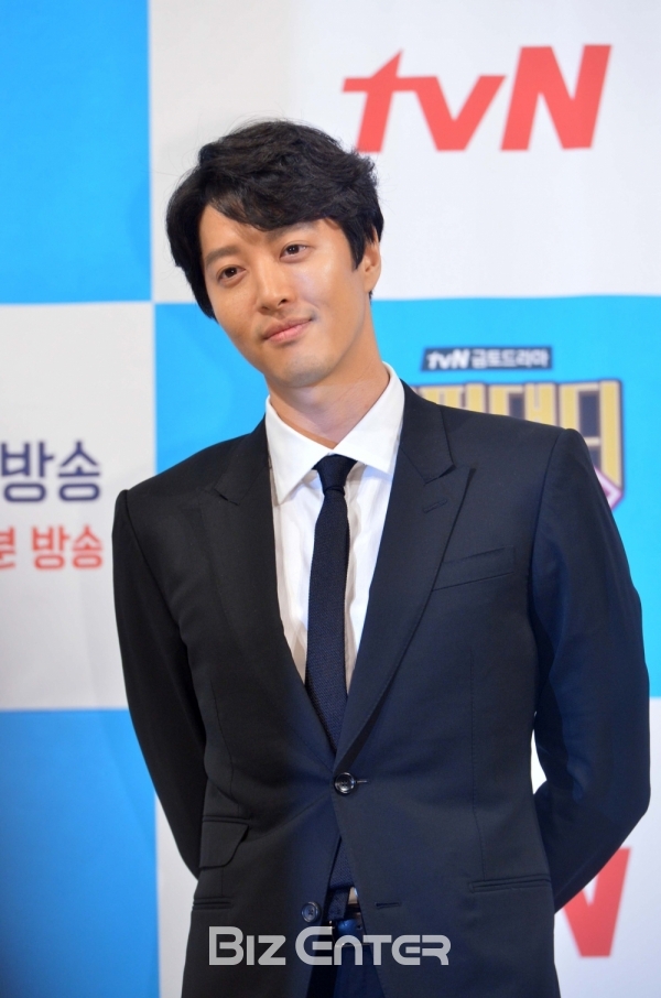 ▲이동건(출처=비즈엔터)