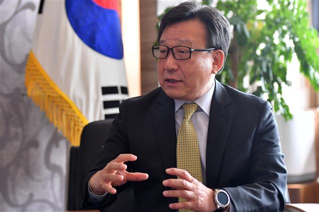 [초대석] 이원복 한국산업기술시험원장 “시험인증 없이 ICT 융합 불가능… 신기술 표준화 적극 지원”