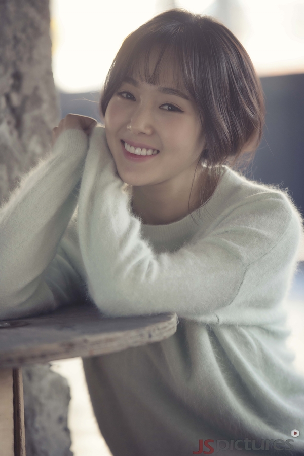 ▲윤진솔(출처=JS픽쳐스)