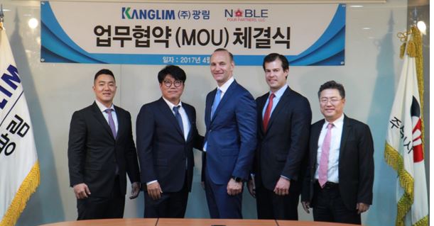 ▲광림은 미국항공우주산업 진출을 위하여 노블 포 파트너스(Noble Four Partners)와 업무협약을 체결하였다고 26일 밝혔다. 사진은 왼쪽부터 김지후 광림 팀장, 이인우 광림 대표, Noble Four Partners Stephen C. Merchant 사장, Robert Schimmel 부사장, PI Capital 길도은 한국대표.(사진 = 광림 제공)