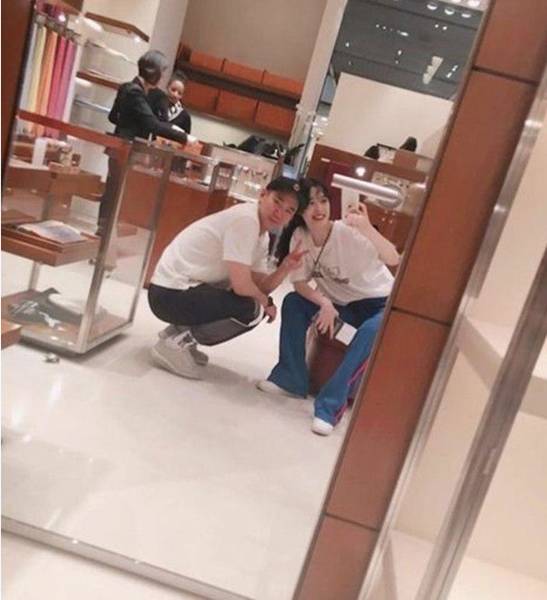 ▲설리가 직접 공개했던 김민준과의 사진. 현재는 삭제된 상태다(사진=설리 SNS)