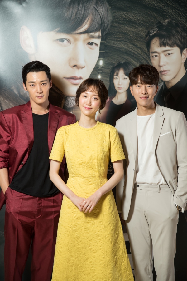 ▲'터널' 최진혁 이유영 윤현민(사진=OCN)