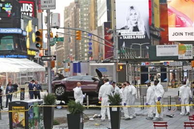 ▲미국 뉴욕 타임스퀘어에 18일(현지시간) 정오께 차량 한 대가 돌진해 1명이 숨지고 22명이 부상을 당했다. 출처 = AP연합뉴스