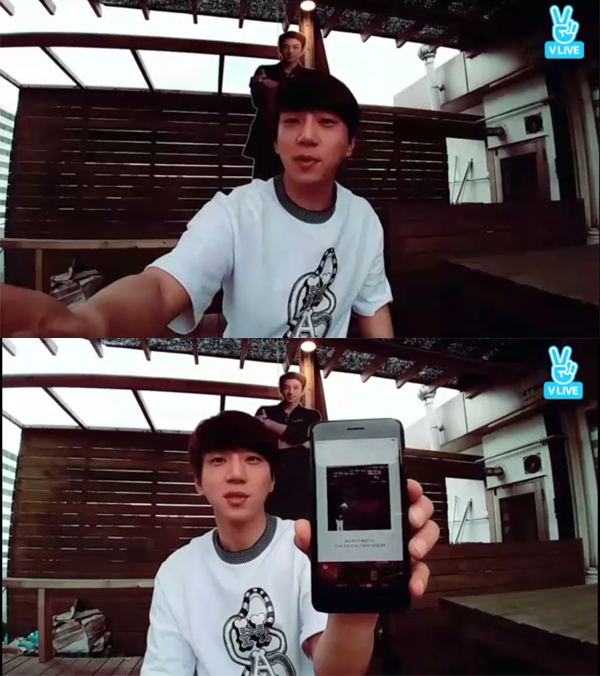 ▲가수 황치열(사진=네이버 V LIVE)