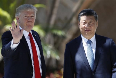 ▲도널드 트럼프 미국 대통령(왼쪽)과 시진핑 중국 국가주석(오른쪽)이 지난달 7일(현지시간) 미국 플로리다주 마라라고 리조트에서 만난 모습. 출처 = AP뉴시스