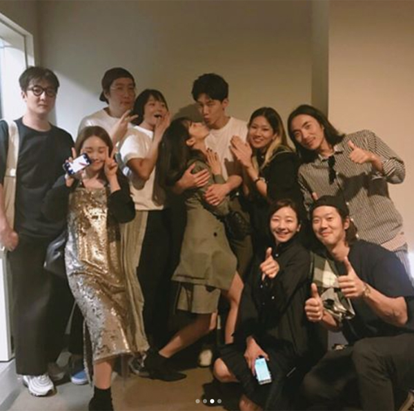 ▲26일 오전 배우 윤승아가 남편 김무열과의 다정한 모습의 사진을 공개했다.(사진=인스타그램)