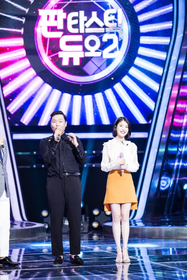▲'판타스틱 듀오2'에 출연한 가수 싸이, 아이유(사진=SBS)