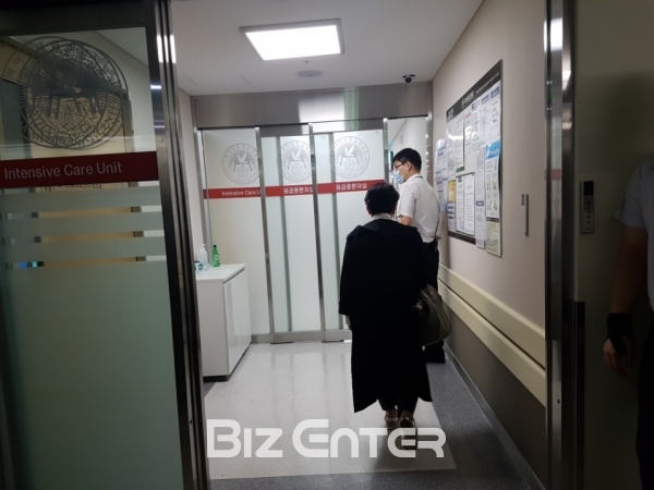 ▲탑 어머니(출처=비즈엔터)