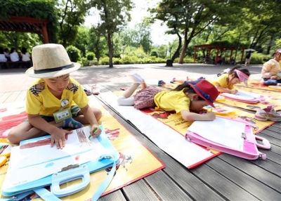 ▲서울주택도시공사는 지난 2일 오후 서울 어린이대공원 열린무대에서 '제19회 SH 어린이 그림그리기 대회'를 개최했다.