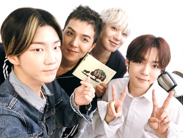 ▲'동물농장' 촬영 중인 그룹 위너(사진=SBS)