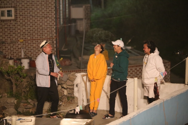 ▲‘섬총사’(사진=올리브)