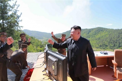 ▲ICBM 발사 성공에 기뻐하는 김정은 북한 노동당 위원장. 북한은 4일(현지시간) ICBM 발사에 성공했다고 밝혔다. 출처 = 연합뉴스