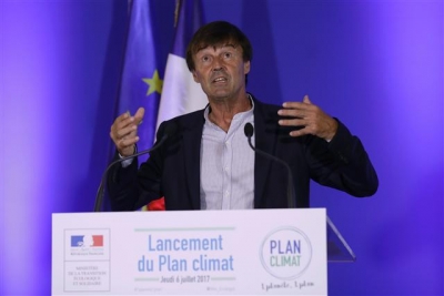 ▲니콜라 윌로 프랑스 환경부 장관이 6일(현지시간) 2040년 휘발유와 디젤 차량 판매를 금지한다는 발표를 하고 있다. 파리/AFP연합뉴스