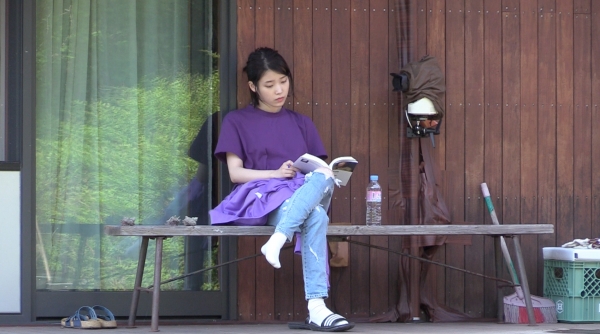 ▲'효리네민박' 아이유(출처=JTBC '효리네 민박')