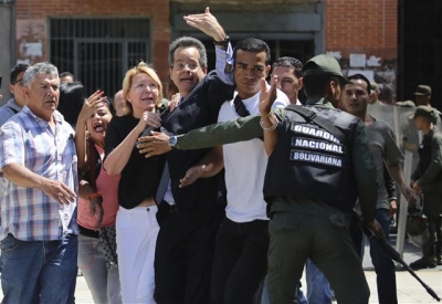 ▲니콜라스 마두로 대통령의 퇴진을 요구하는 베네수엘라 반정부 단체. 사진 = AP연합뉴스