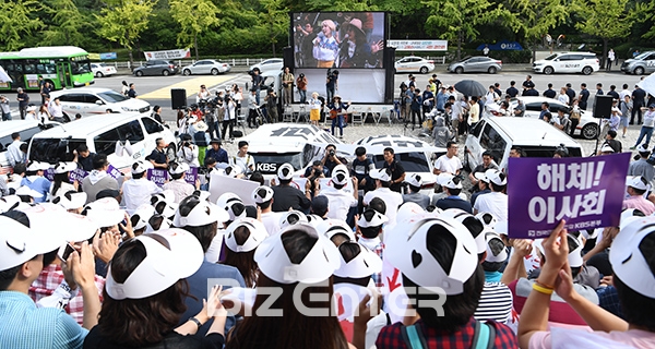 ▲신현희와 김루트(사진=고아라 기자 iknow@)