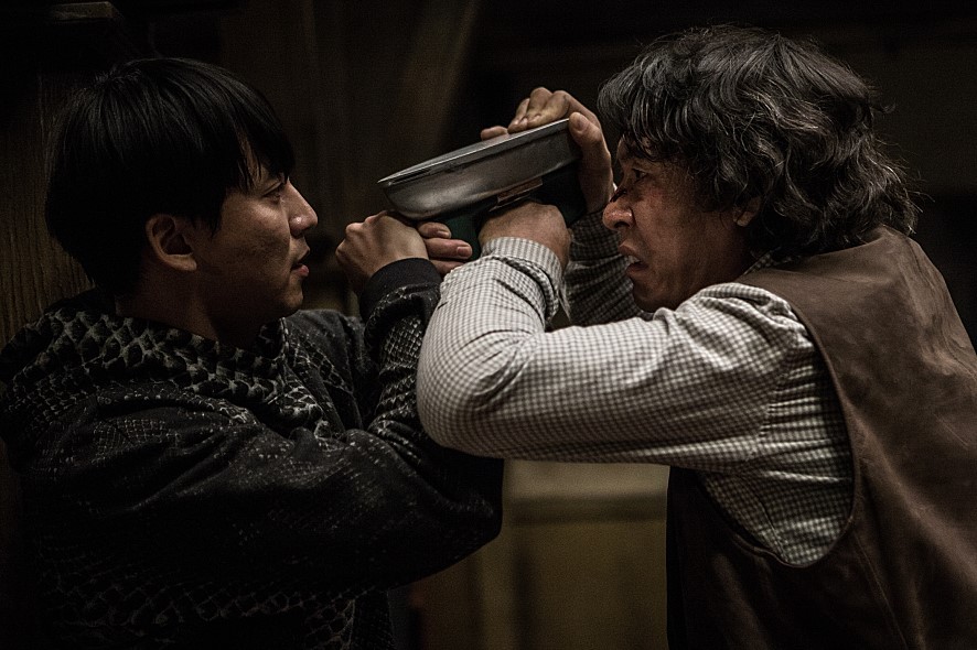 (출처=영화 ‘살인자의 기억법’ 스틸컷)