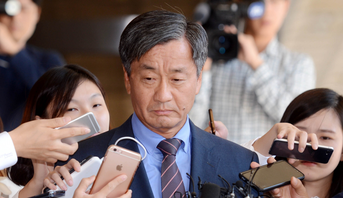 ▲국정원 댓글 공작을 주도한 혐의로 21일 검찰에 출석한 이종명 전 국정원 3차장.(뉴시스)