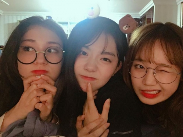 ▲(왼쪽부터) 전소미 김소혜 최유정(사진=전소미 SNS)