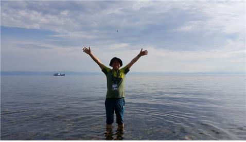 ▲시베리아 한복판 바이칼(Baikal)호수를 다녀오다(김종범 동년기자)