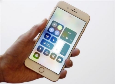 ▲미 반도체 제조업체 퀄컴이 아이폰8과 아이폰X를 출시하는 애플을 상대로 중국에서 특허 침해 소송을 제기했다. AP/뉴시스