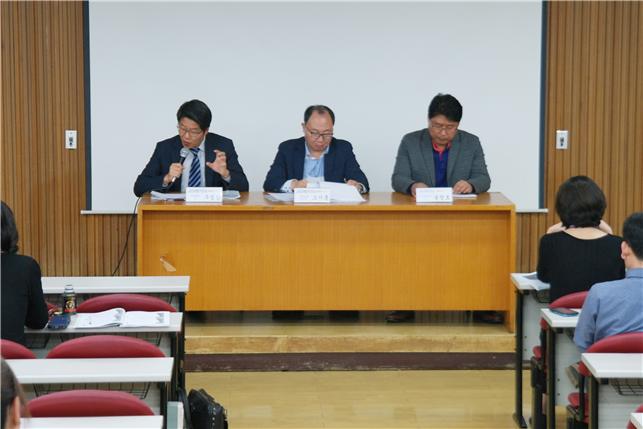 ▲삼성 옴부즈만 위원회는 서울성모병원 의생명산업연구원에서 ‘삼성전자 화학물질 정보공개 규정과 안전보건 관련자료 보관 가이드라인 제정’을 주제로 포럼을 개최했다.(사진제공=삼성옴부즈만위원회)