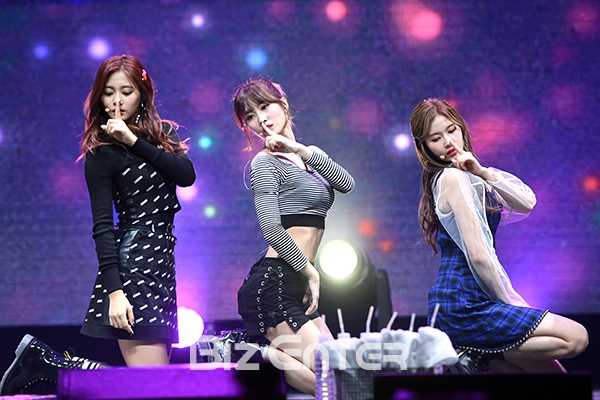 ▲트와이스 쯔위, 모모, 사나(사진=고아라 기자 iknow@)