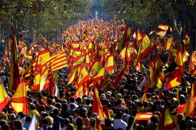 ▲29일(현지시간) 스페인 바르셀로나에서 카탈루냐 독립 반대 집회가 진행됐다. AFP/연합뉴스