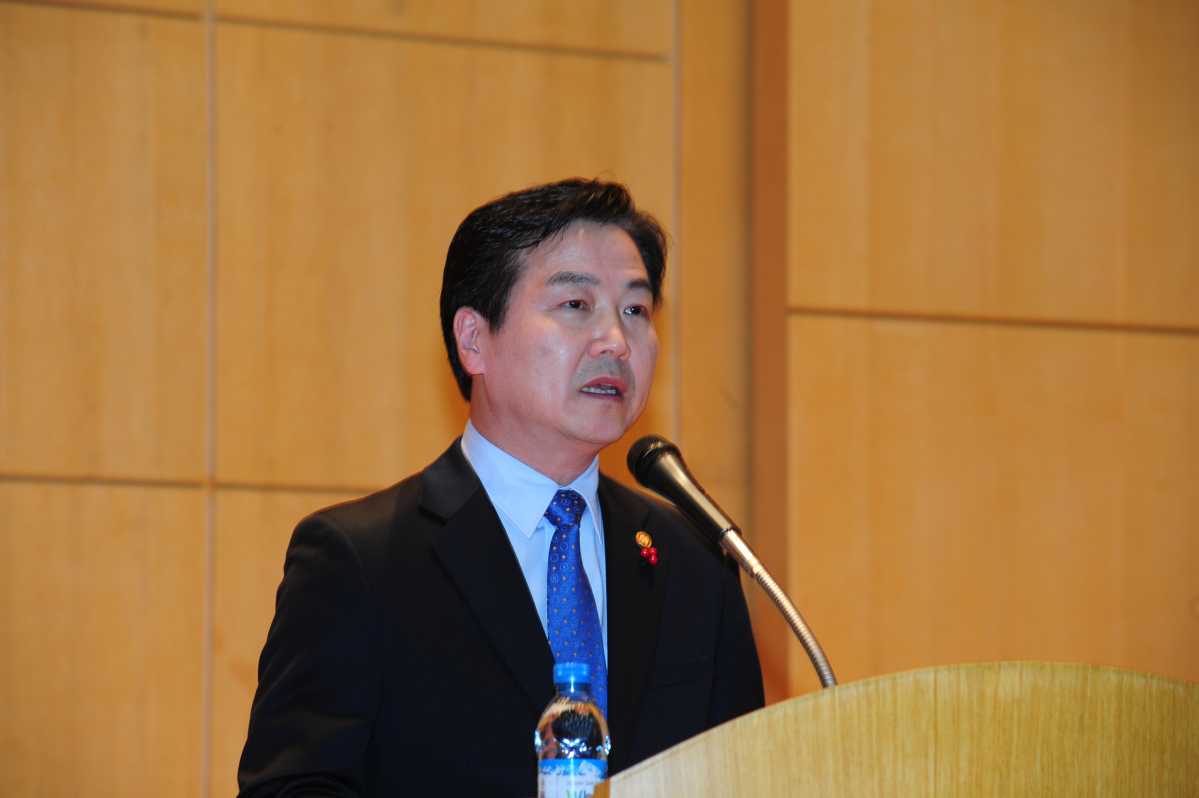 ▲홍종학 중소벤처기업부초대 장관이 21일 정부대전청사에서 취임사를 하고 있다.(사진제공=중기부)