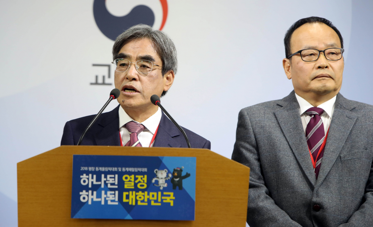 ▲이준식 2018학년 수능시험 출제위원장이 23일 정부 세종청사 교육부 공용브리핑룸에서 올해 수능시험 출제 원칙과 경향을 설명하고 있다.(연합뉴스)