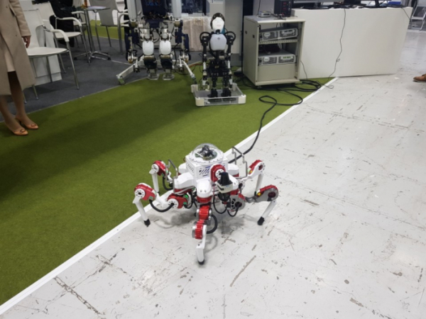 ▲한국수력원자력은 빅스포(BIXPO) 2017에서 원전사고 긴급조치용 원격제어로봇을 전시했다. 