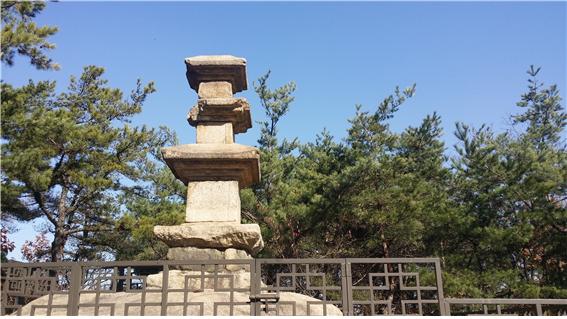 ▲아차산 3층 석탑 (백외섭 동년기자)
