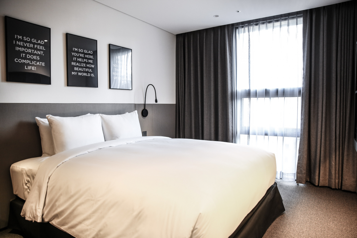 ▲대림그룹이 31일 개관하는 '글래드 강남 코엑스센터' 호텔의 '슈페리어 더블' 객실(사진=대림산업)